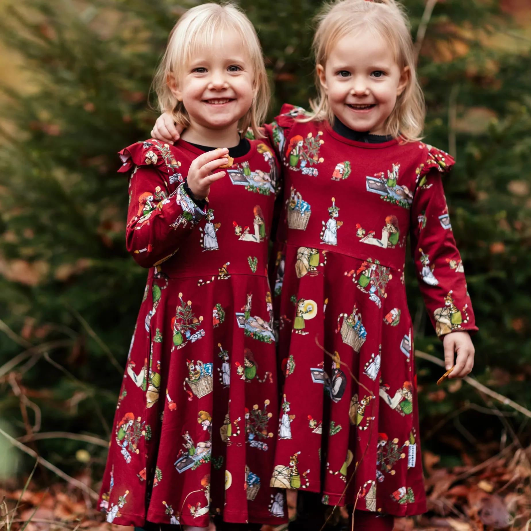 Klänning Pettson och Findus Röd - Julmotiv