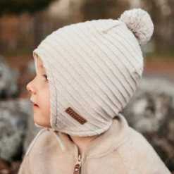 Stickad Hjälmmössa Beige
