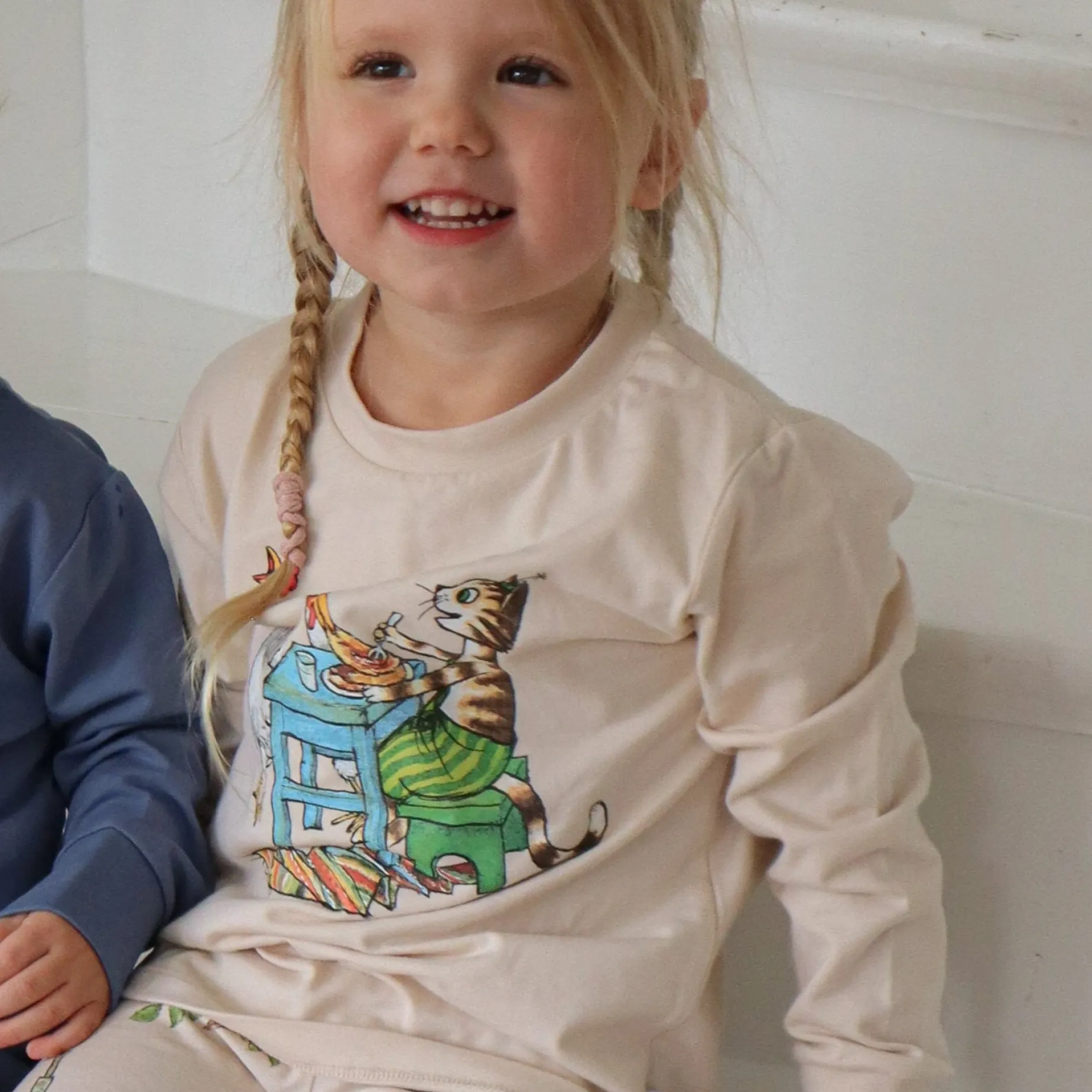 Tröja Pettson och Findus Beige